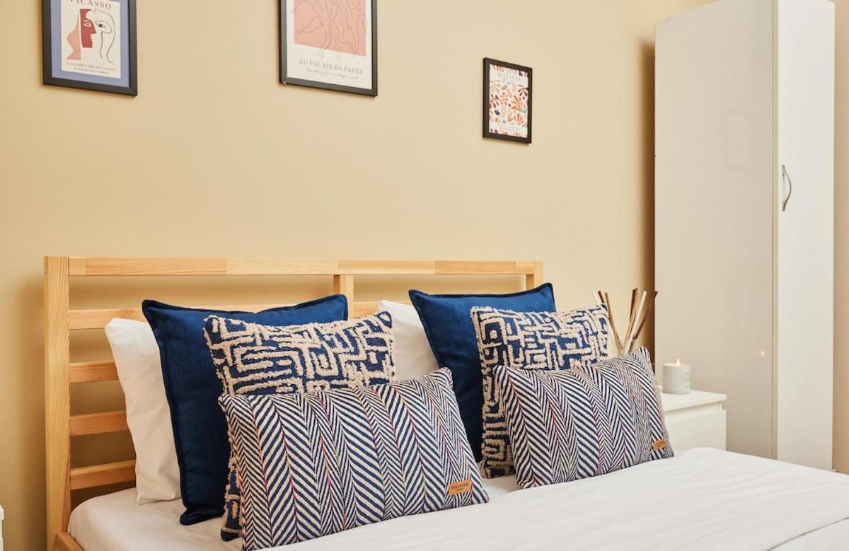 Stunning 3br 3bathroom 3ac Near Metro D2 Daire İstanbul