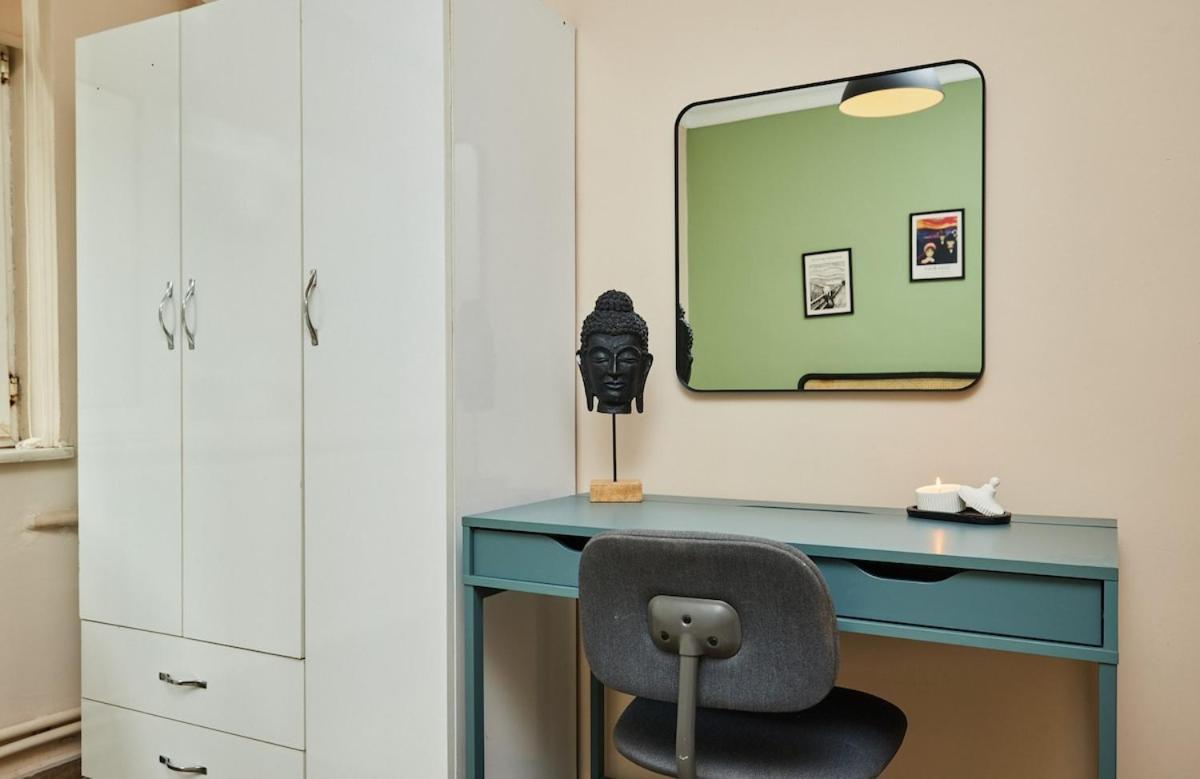 Daire Stunning 3br 3bathroom 3ac Near Metro D2 İstanbul