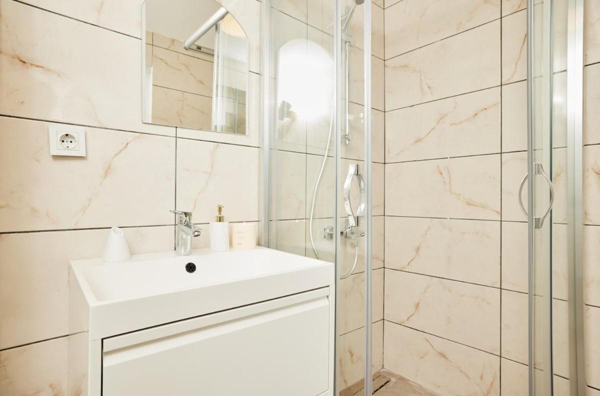 Stunning 3br 3bathroom 3ac Near Metro D2 Daire *