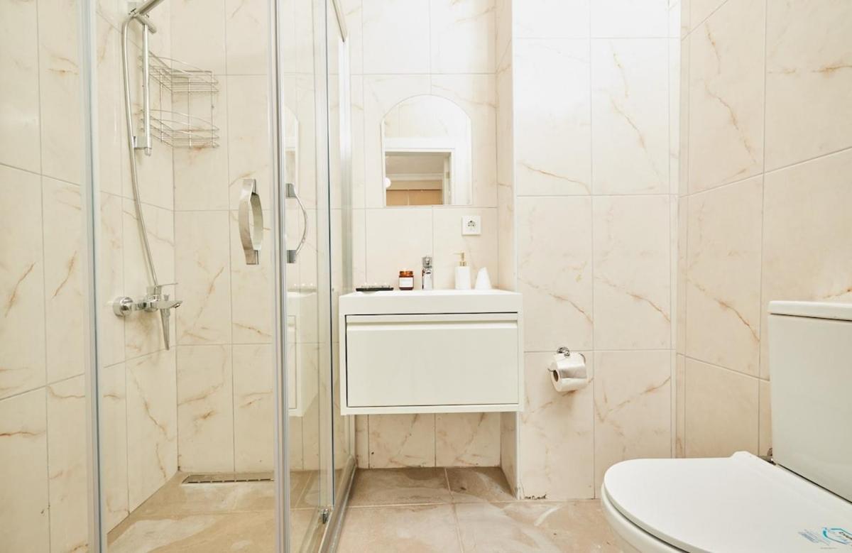 Stunning 3br 3bathroom 3ac Near Metro D2 *